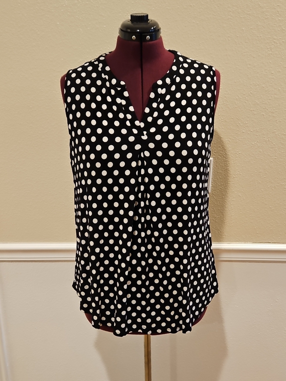 Sleeveless Black Polka Dot V-Notch Camisole